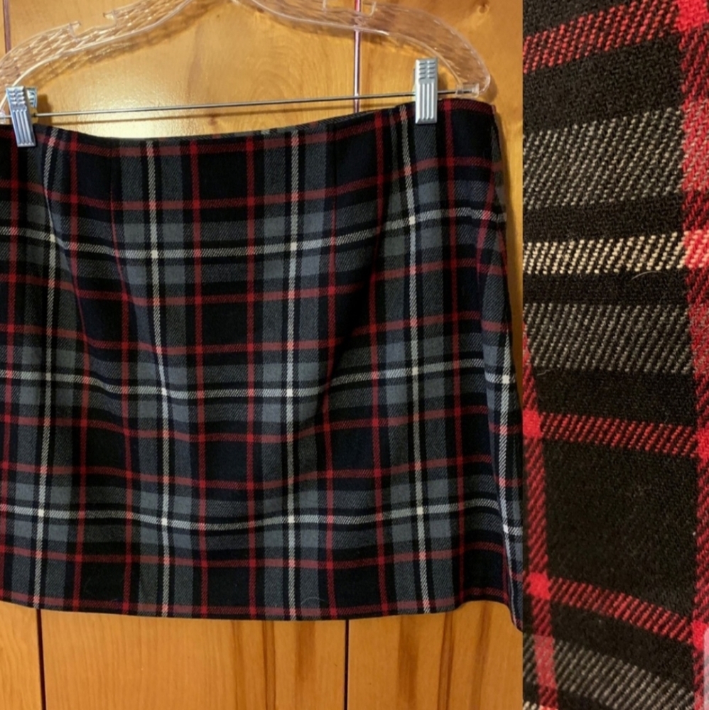 The Limited Red Black Plaid Mini Skirt Size 14